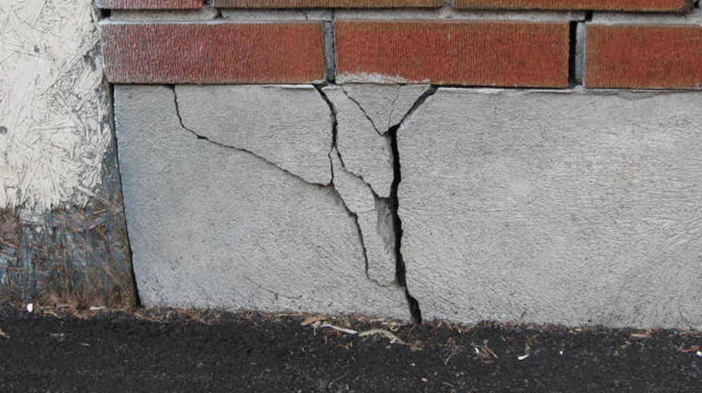 Cracked Foundation - Waterproofing Exterior